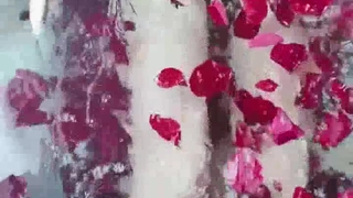 猥琐小胖用塑料袋做掩护偸拍嫖小姐全程白嫩性感妹子服务的真心到位兴奋的卖力肏她累得浑身是汗面目狰狞