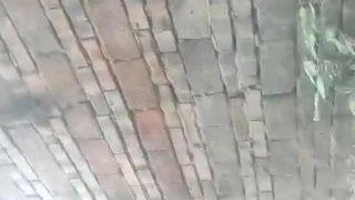 御姐小少妇全程露脸跟小哥激情啪啪，交大鸡巴让小哥玩弄奶子和骚穴，浪荡呻吟表情好骚，各种爆草抽插射逼