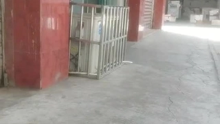 老年和年轻的女同性恋在高清视频中享受假阳具游戏和尿尿