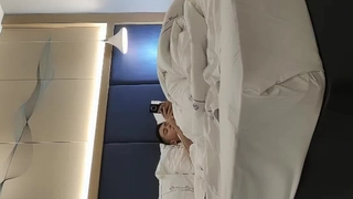 51吃瓜网朝阳群众好看的高h文【91沉先生】退了几个来个绿裙妹子，笑起来甜美能聊，口硬抹润滑油大屌骑坐，被操的要死了不行了