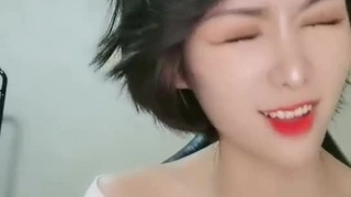 大长腿苗条羞涩大学生纯情美女与大屌帅哥啪啪干N炮 妹子尖叫不停说快点