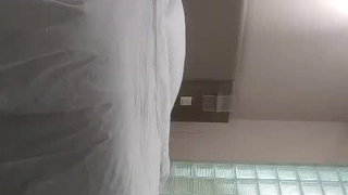约啪刚离婚的黑丝骚妇，蒙眼口交AV棒自慰被干得淫语浪叫