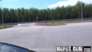 淫荡的少妇被无套3p