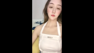 萌萌奶卉自慰纪录 胡萝蔔进出粉穴呻吟喘叫流白汁