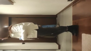 Alina West在音乐视频试镜中的诱人表演